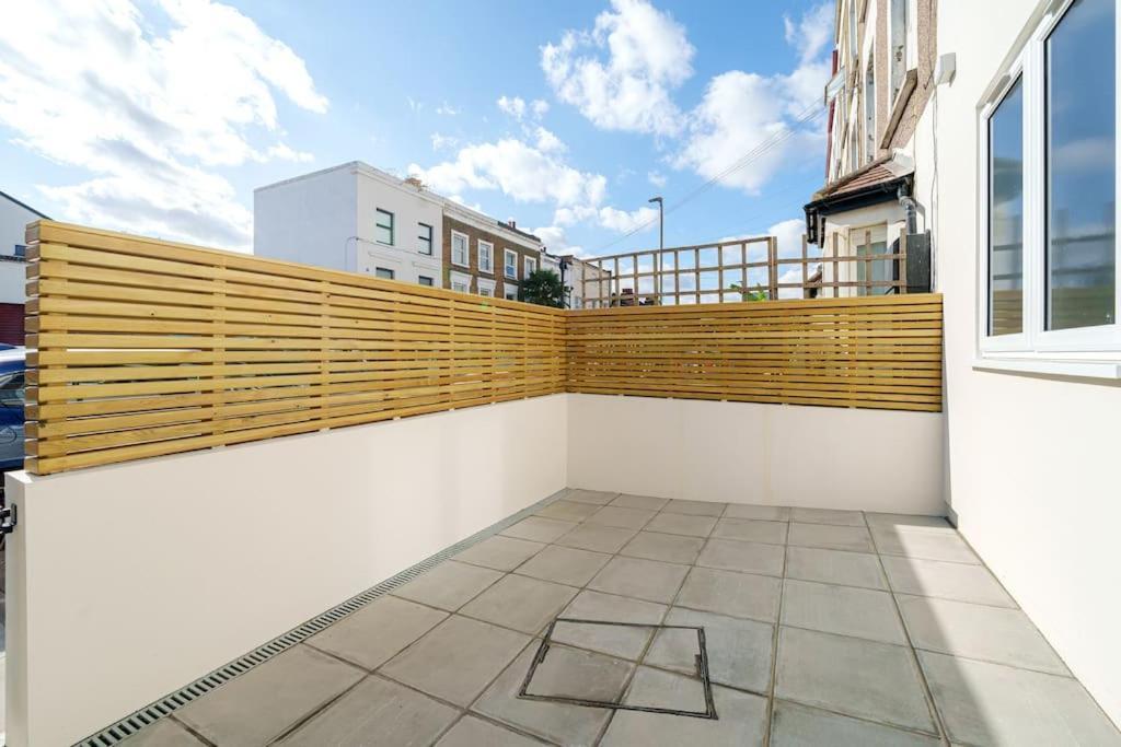 런던 Cosy Tooting Retreat: 2-Bed Gem 아파트 외부 사진