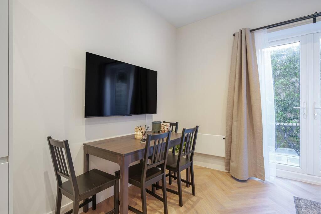 런던 Cosy Tooting Retreat: 2-Bed Gem 아파트 외부 사진